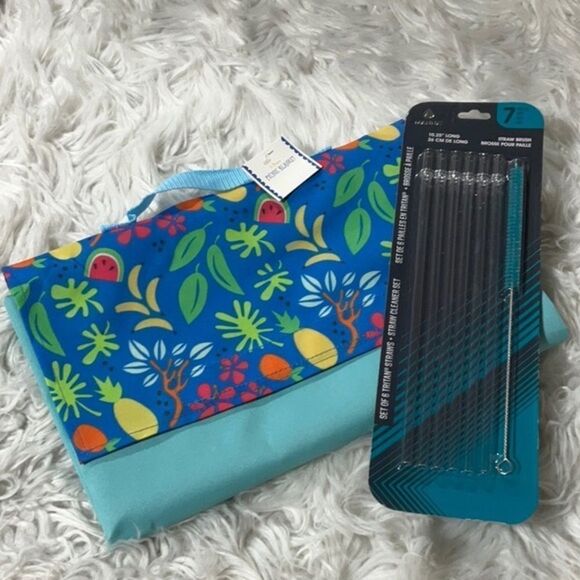 🟢3 for $20 PICNIC blanket and Clear straws w cleaner NWT - Picture 1 of 11